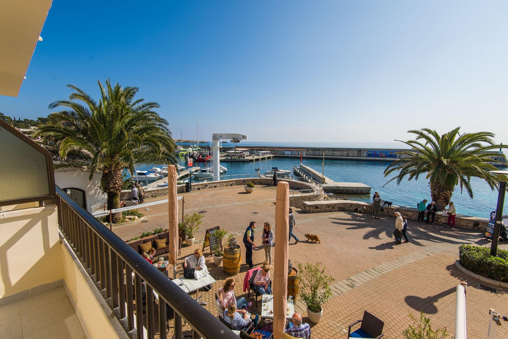 Hostal Port Corona Cala Ratjada  Exterior foto